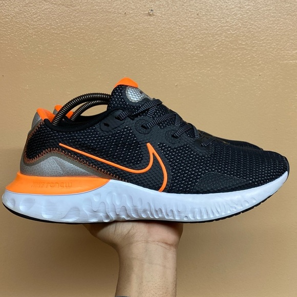 Nike Renew Run “Black Total Orange” - Picture 1 of 16